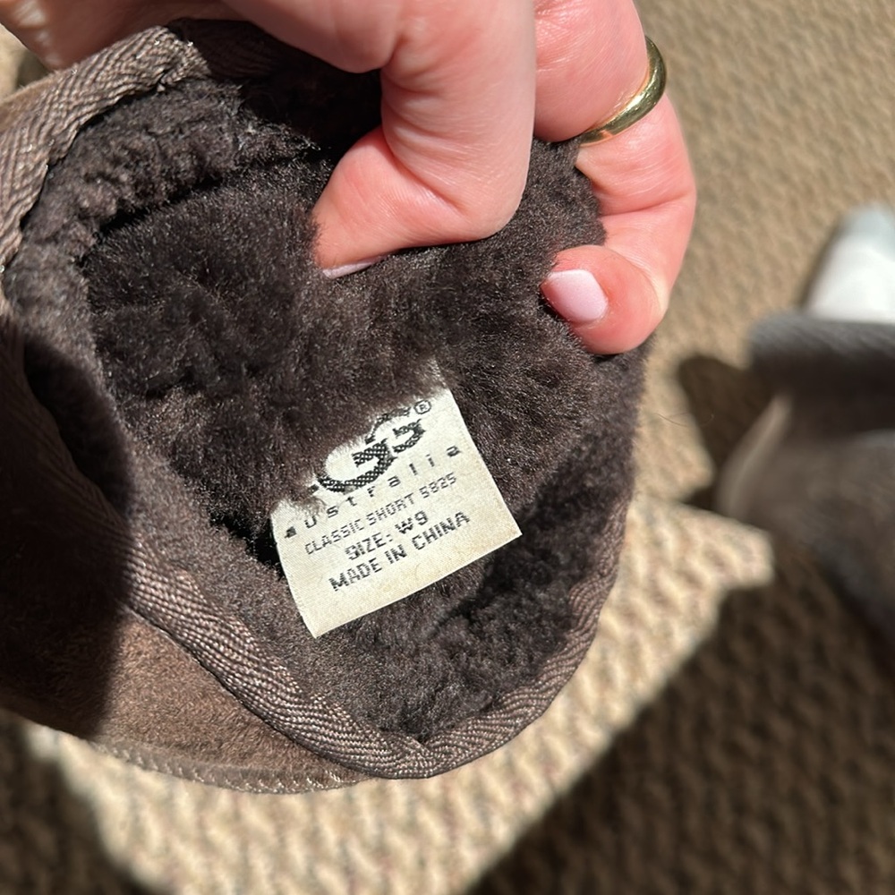 Ugg Australia classic short chocolate brown boots - Picture 7 of 8